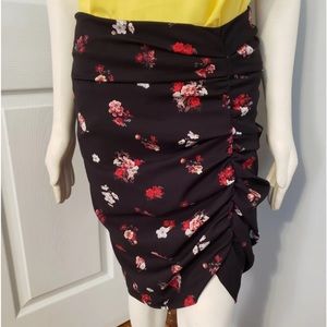Gianni Bini Floral Side Scrunch Above Knee Lined Zip Pencil NWT Skirt Medium